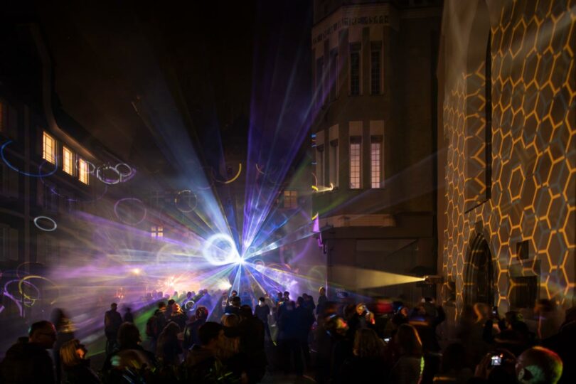 Lichtstadt Feldkirch2018 Artificial Owl Holographisches Windspiel